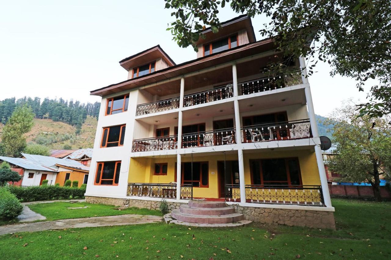 Oyo 18416 Hotel Park Palace Pahalgām Exteriör bild