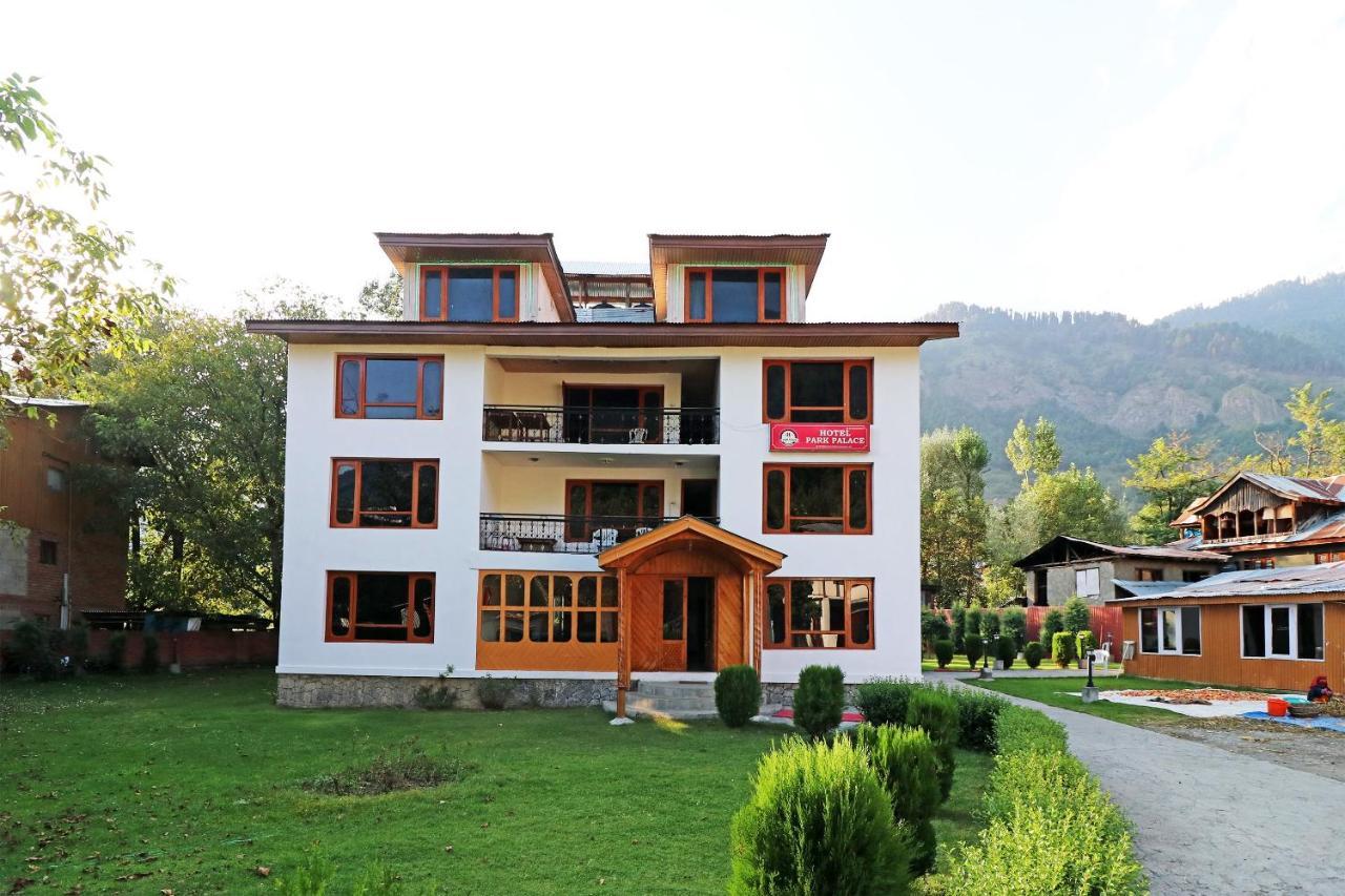 Oyo 18416 Hotel Park Palace Pahalgām Exteriör bild