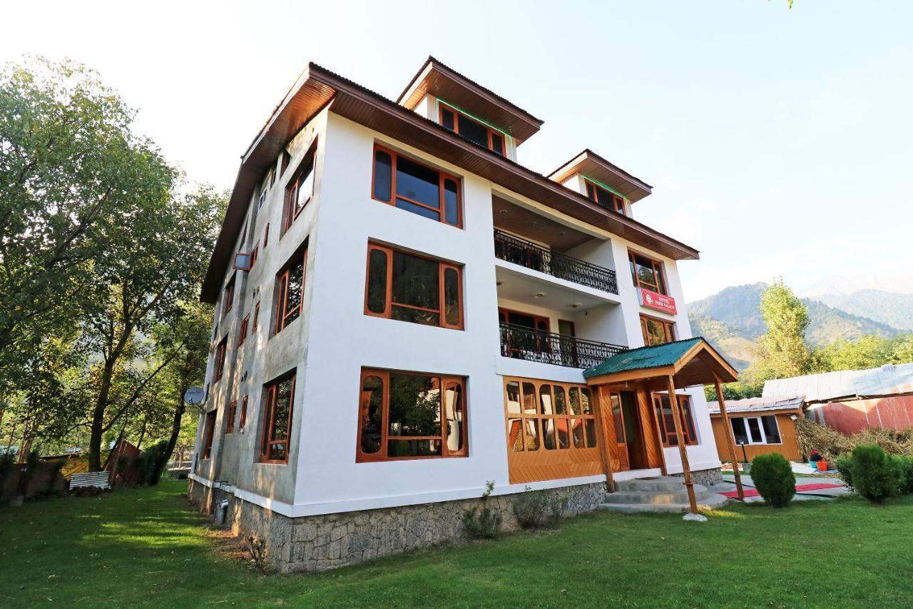Oyo 18416 Hotel Park Palace Pahalgām Exteriör bild